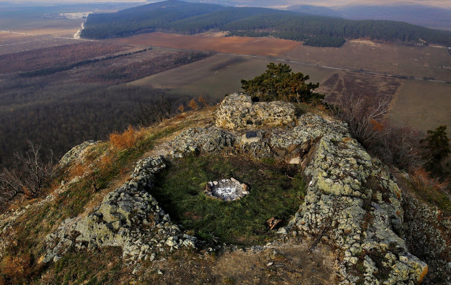 Hegyesdi Várrom, Hungary